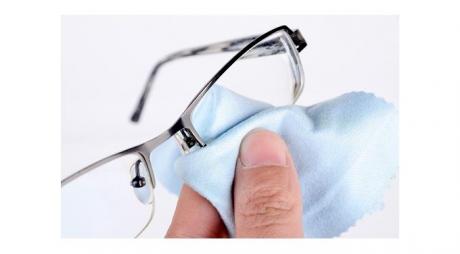 How to clean Eyeglasses